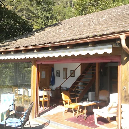 בית נופש Chalet Regula